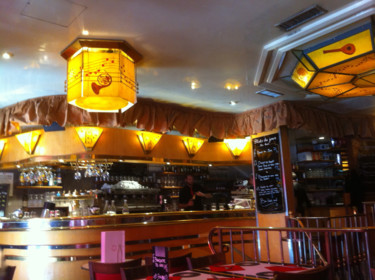 OLYMPIA  à PARIS ( restaurant Bar )
